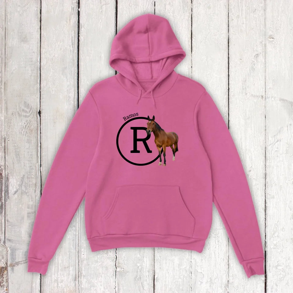 Initiale mit Bild und Text für Reiter und Pferdeliebhaber - Individuelles T-Shirt oder Hoodie