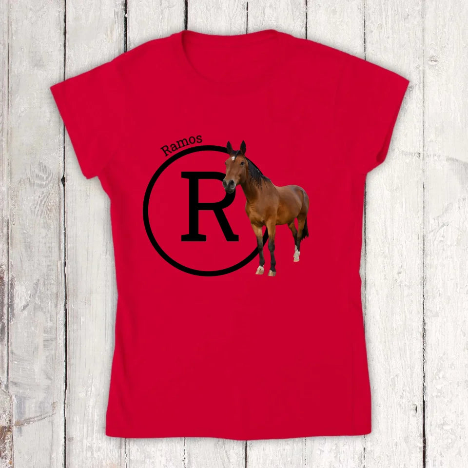 Initiale mit Bild und Text für Reiter und Pferdeliebhaber - Individuelles T-Shirt oder Hoodie