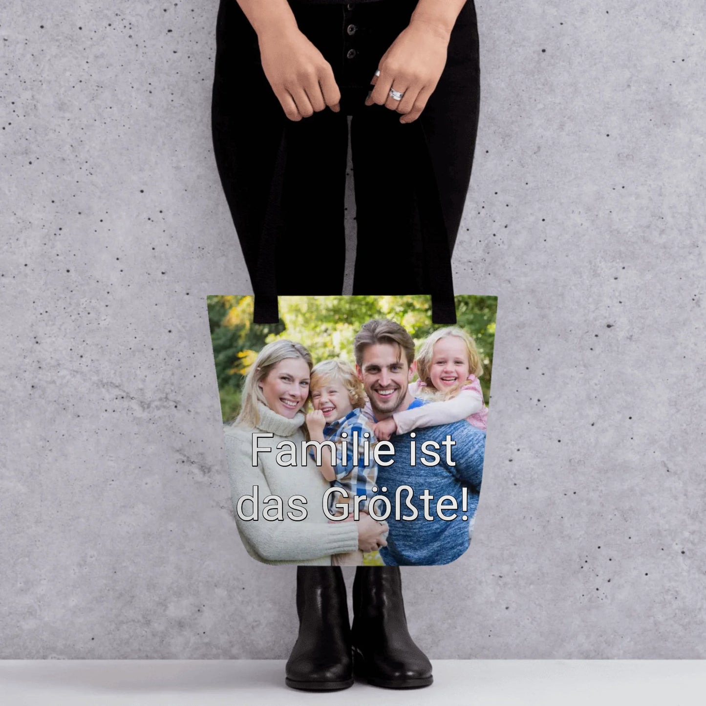 05_totebag_lifestyle2_black_base