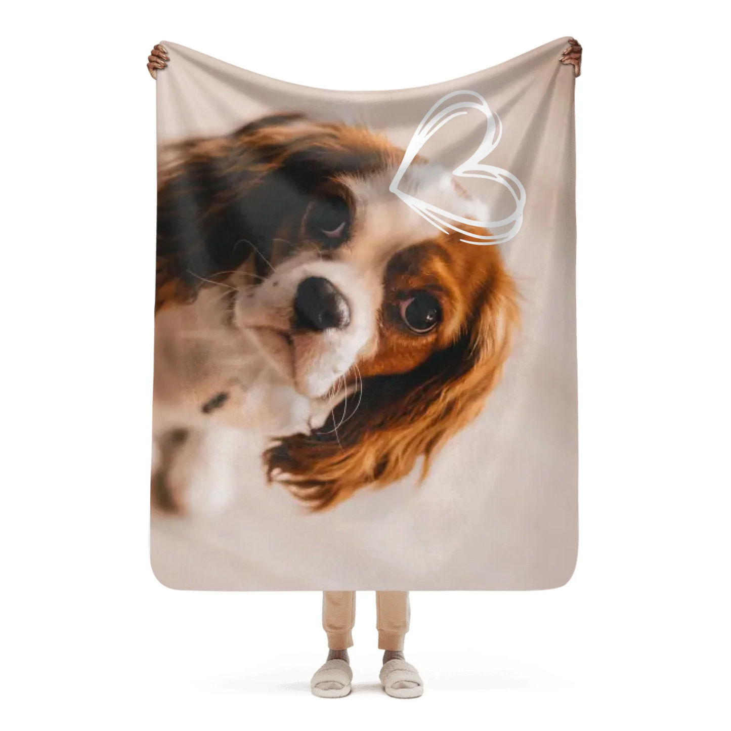 05_sherpablanket_onwoman_50x60_base_whitebg