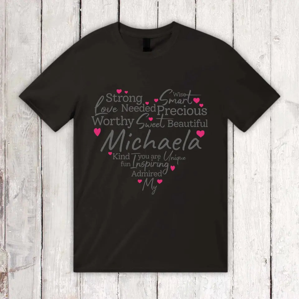 Eigenschaften einer Mutter, Oma oder einer starken Frau - Individuelles T-Shirt