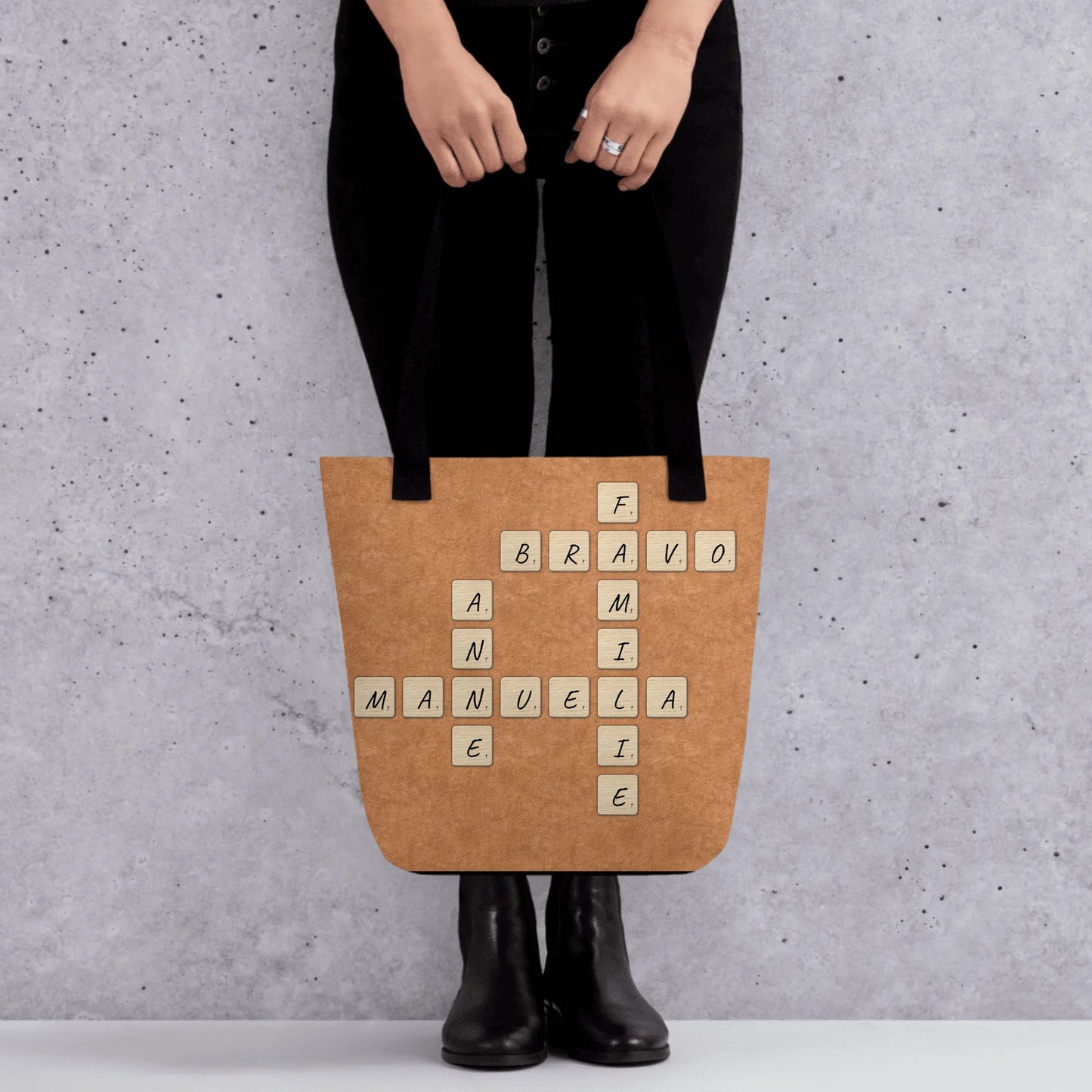 05_totebag_lifestyle2_black_base