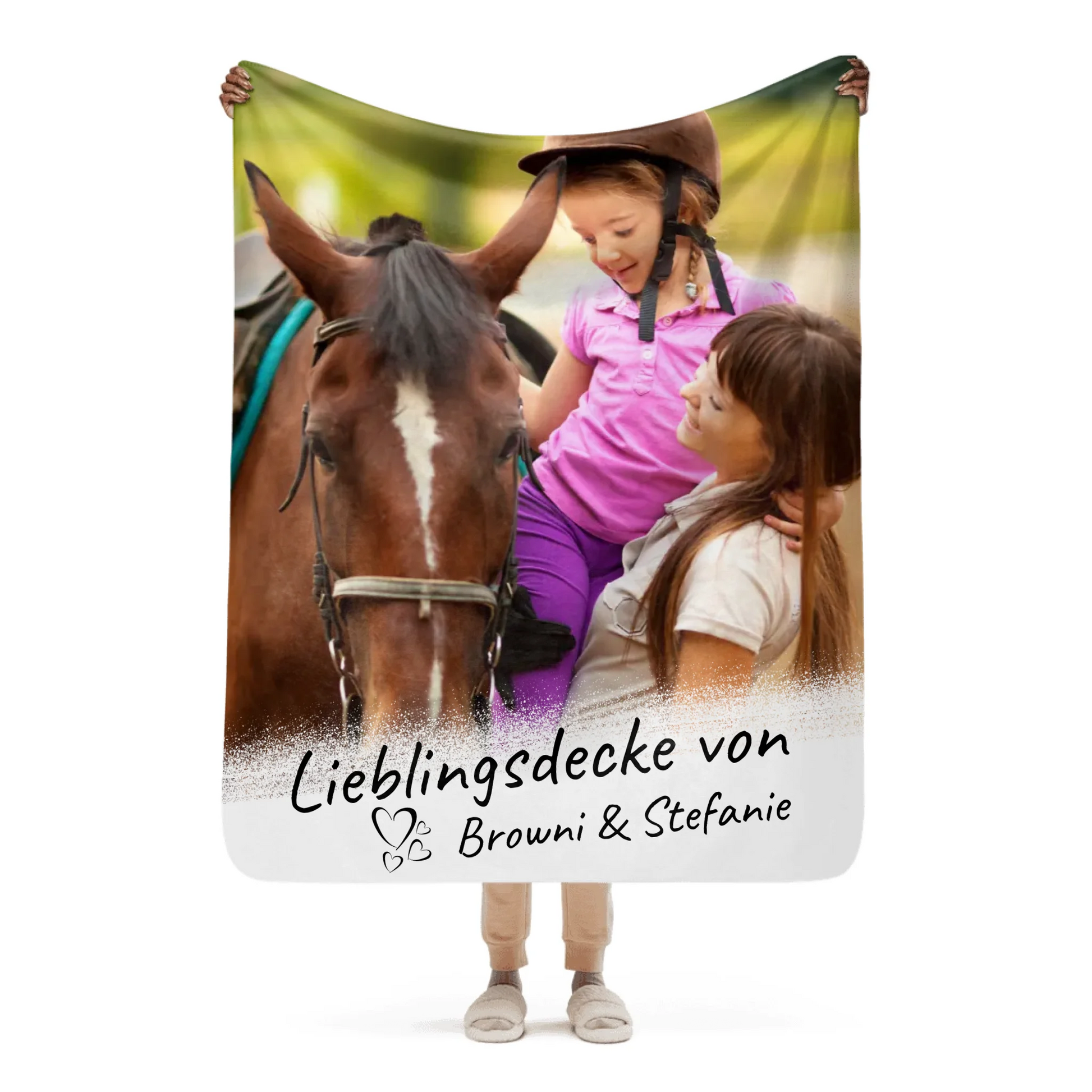 05_sherpablanket_onwoman_50x60_base_whitebg