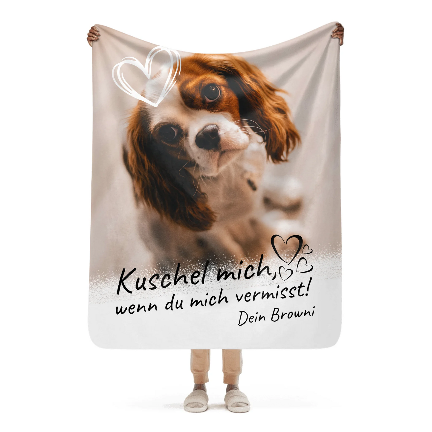 05_sherpablanket_onwoman_50x60_base_whitebg