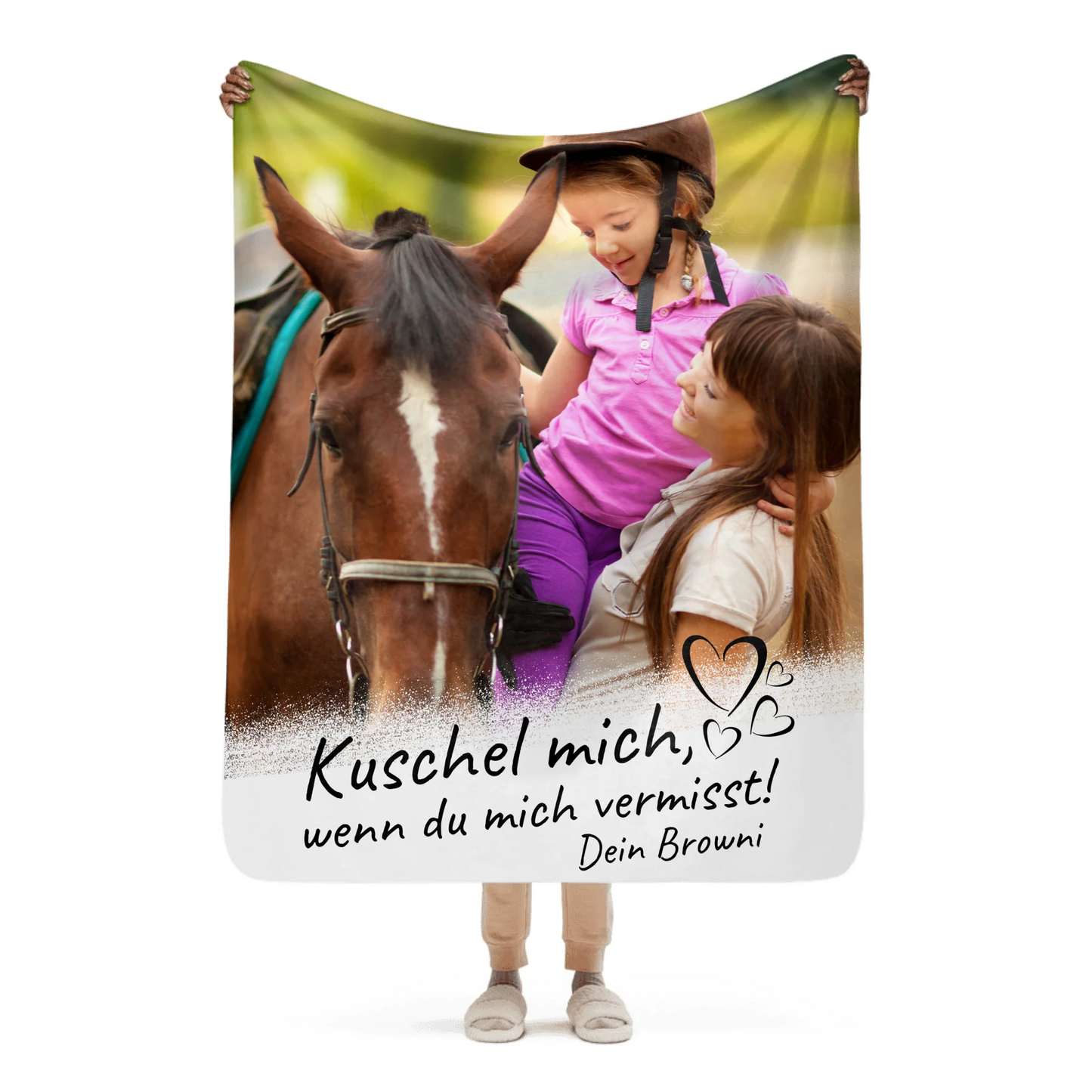 05_sherpablanket_onwoman_50x60_base_whitebg