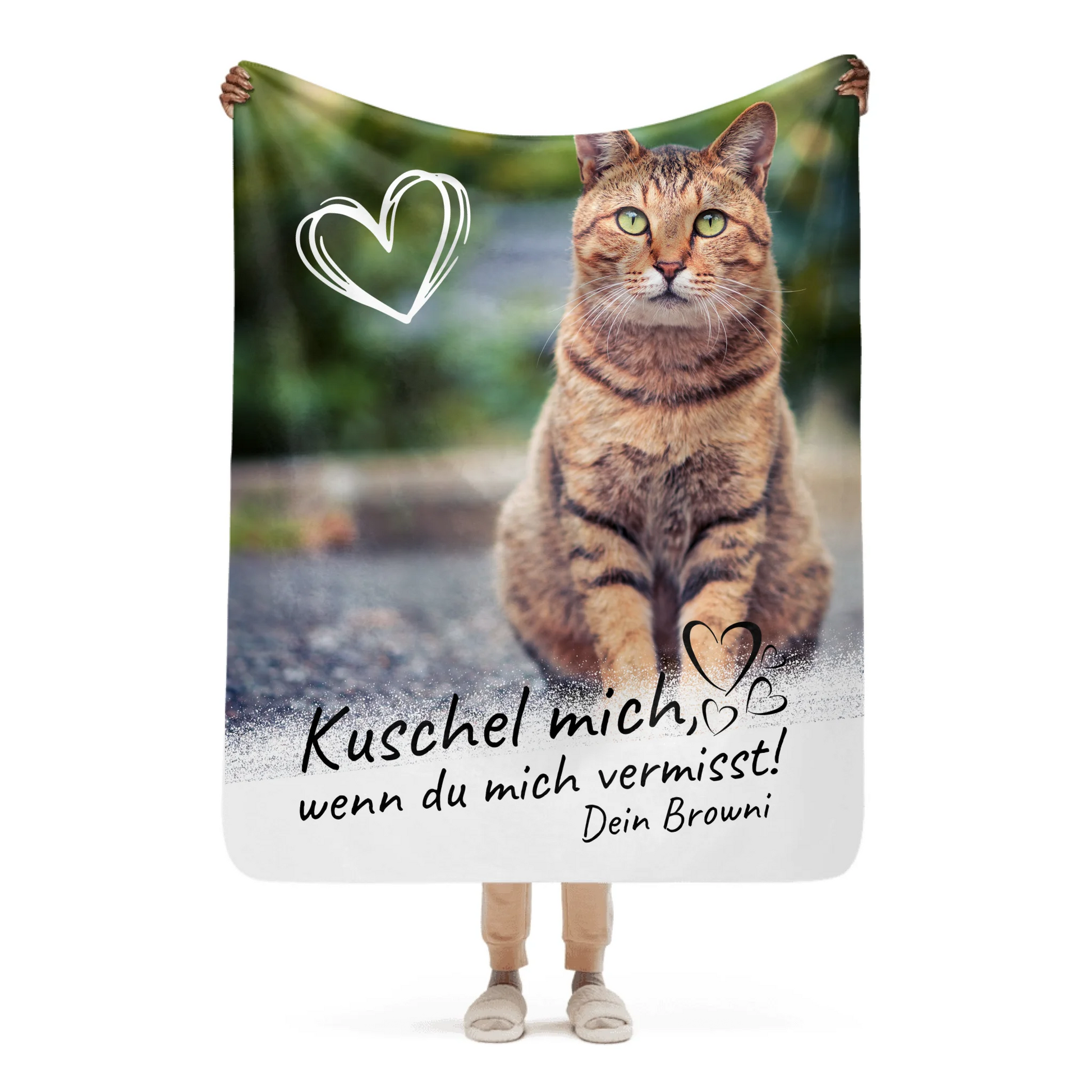 05_sherpablanket_onwoman_50x60_base_whitebg