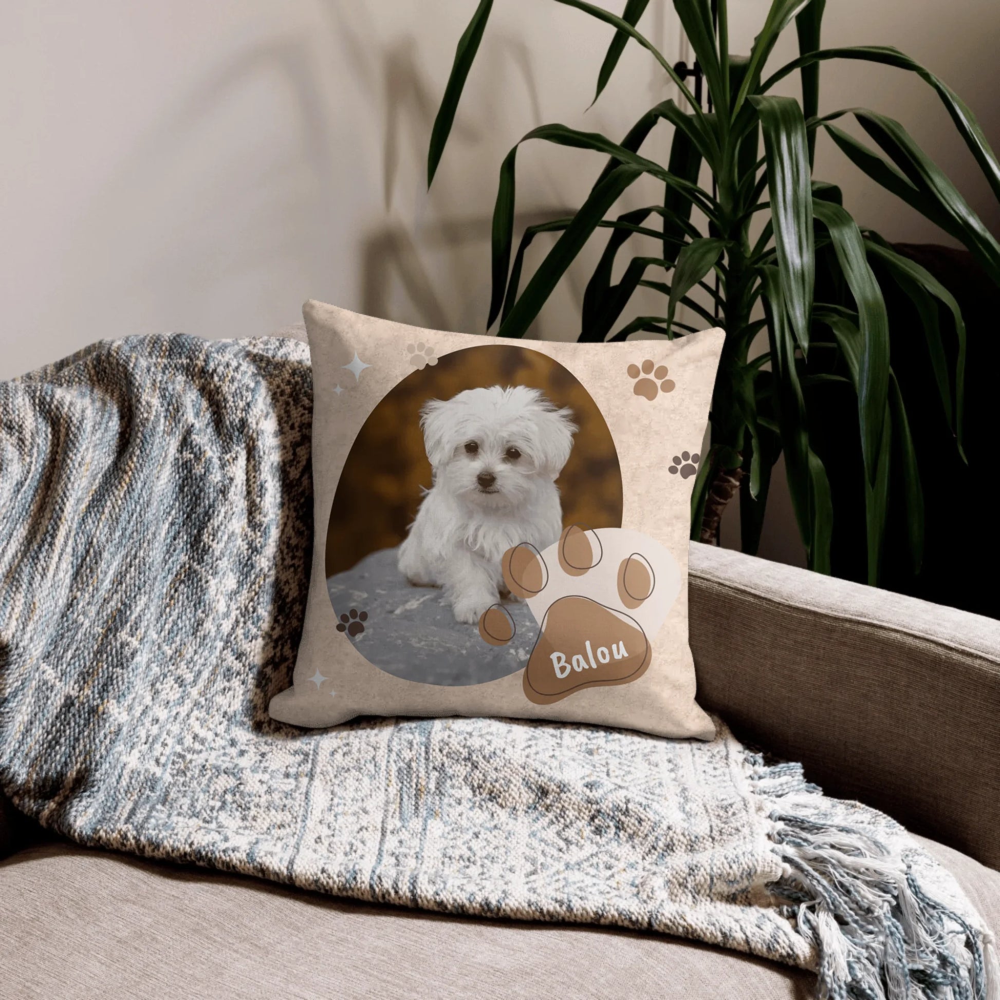 05_premium_pillow_lifestyle_18x18_base