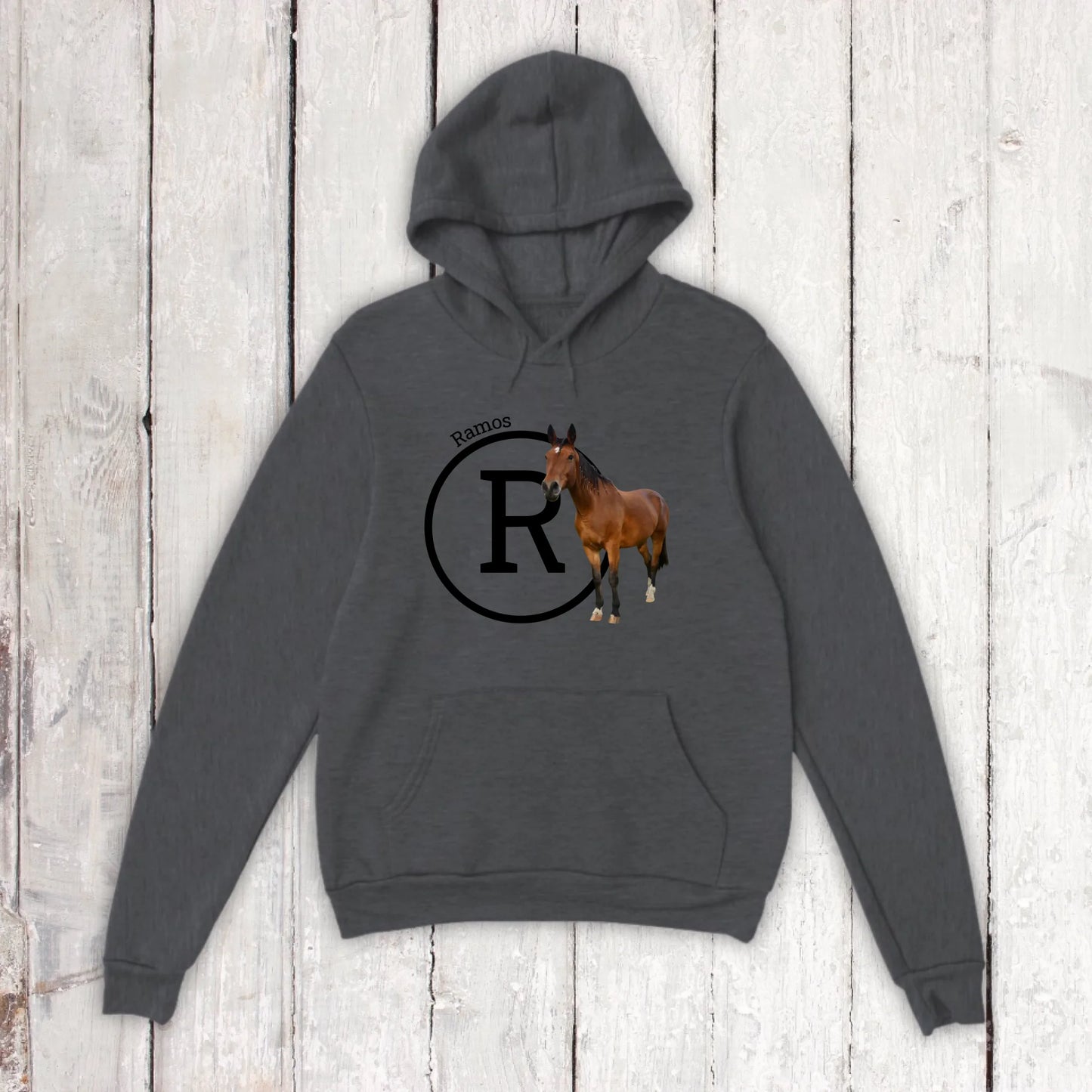 Initiale mit Bild und Text für Reiter und Pferdeliebhaber - Individuelles T-Shirt oder Hoodie