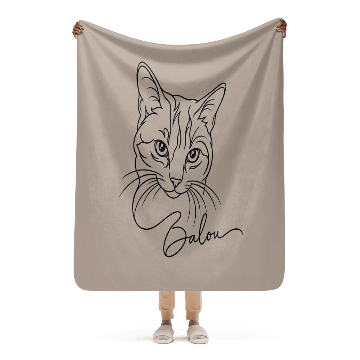 05_sherpablanket_onwoman_50x60_base_whitebg